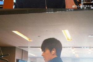 李昀锐新发色引热议，阳光帅气成焦点