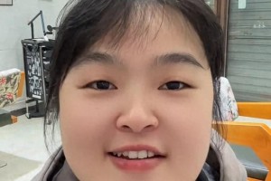 向佐预约理发师晓华剪发，流量褪去后她如何应对