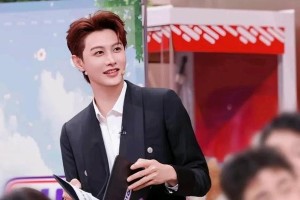 何健麒：从高铁售票员到短剧男神的励志转型