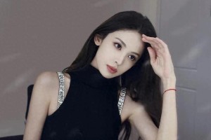 古力娜扎黑白配美照引热议，维密内衣代言人竞争激烈